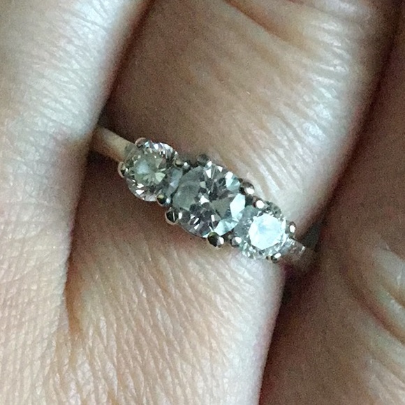 Jewelry - Sold .....14k real 1 ctw diamonds ring